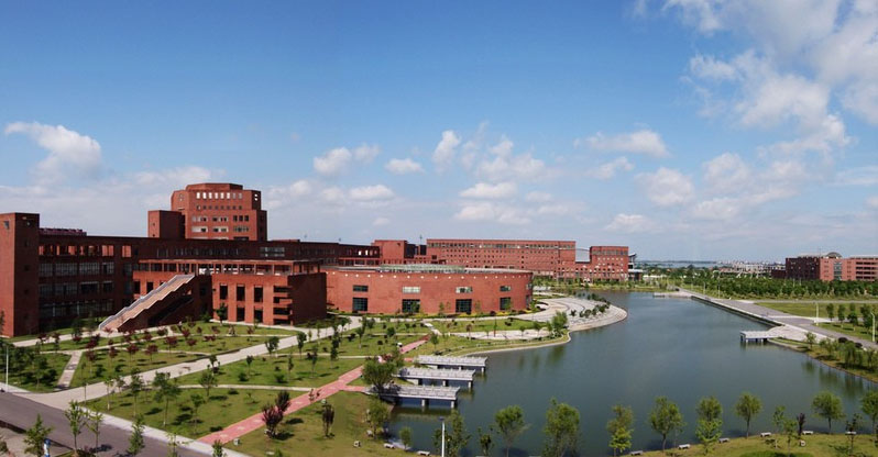 江西師范大學旭潔洗地機客戶案例-<a href=http://www.quncdte.cn target=_blank class=infotextkey>洗地機生產廠</a>家